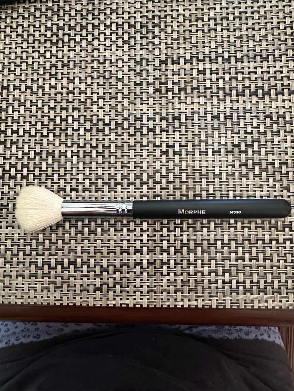 Morphe M530 Soft White Bristle Powder Brush with Black Handle